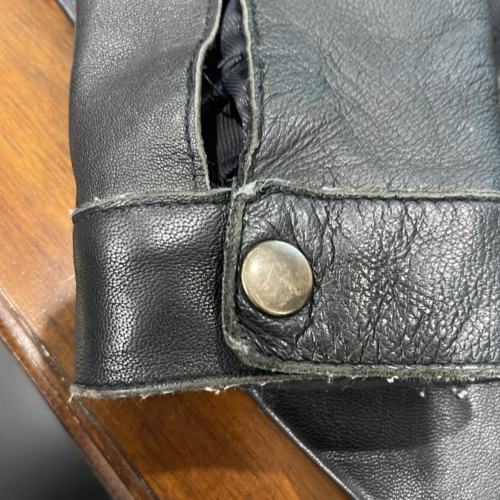 Leather jacket - Picture 6 of 7